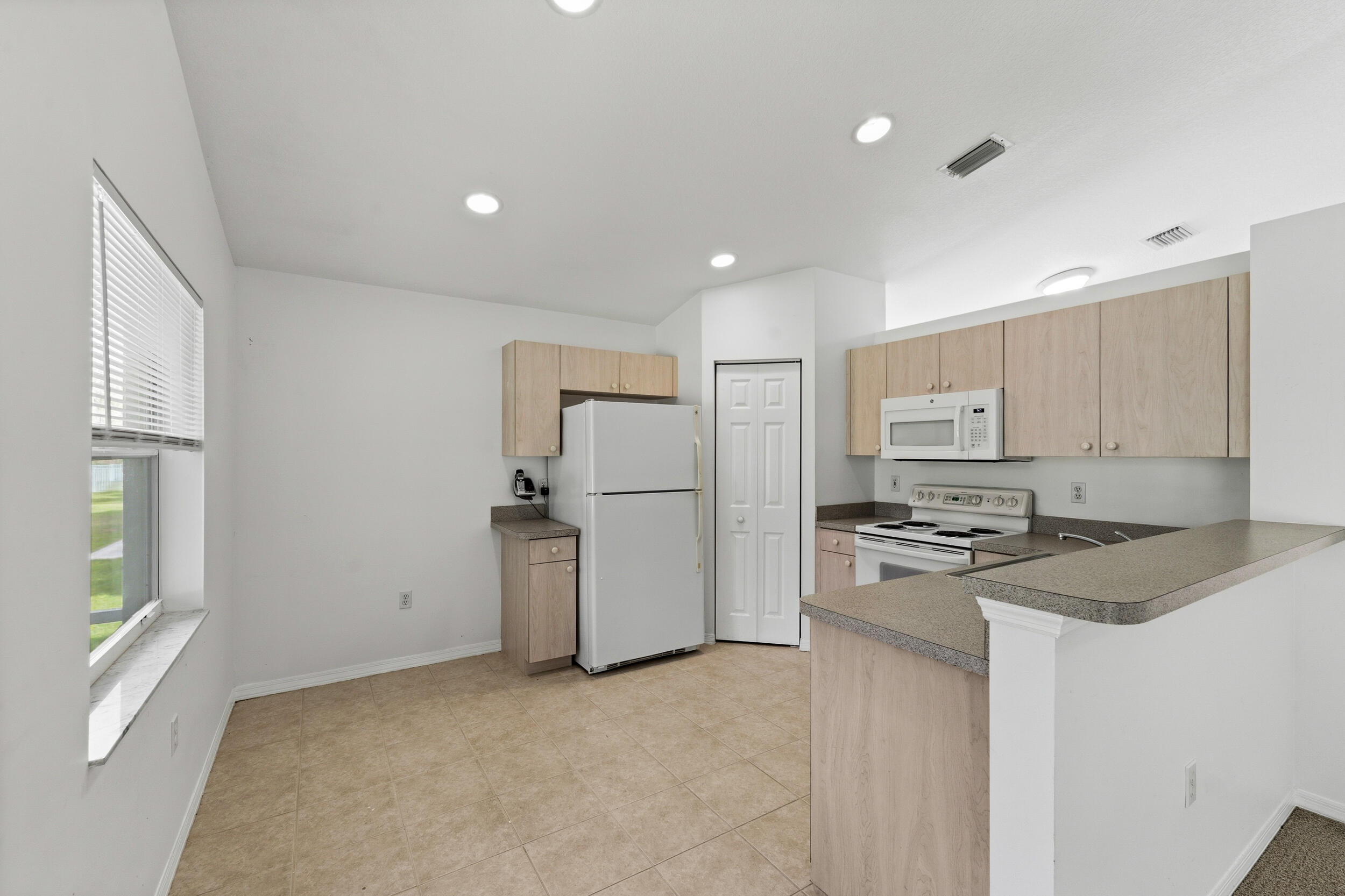 LAKEFOREST AT ST LUCIE WEST PHASE 1 - Residential