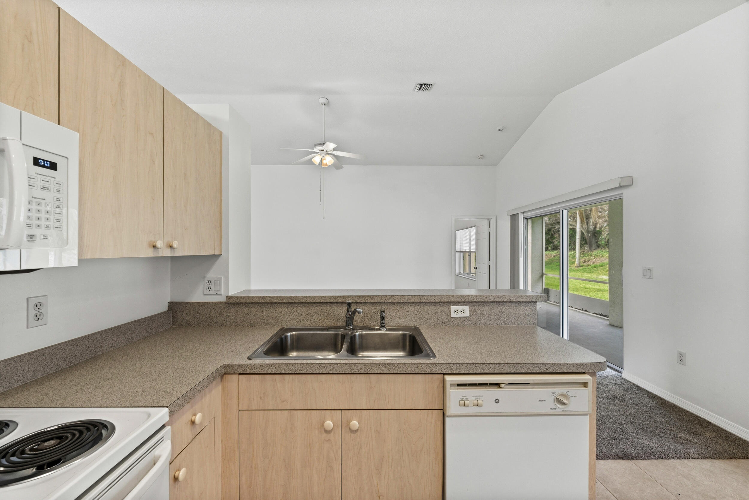 LAKEFOREST AT ST LUCIE WEST PHASE 1 - Residential