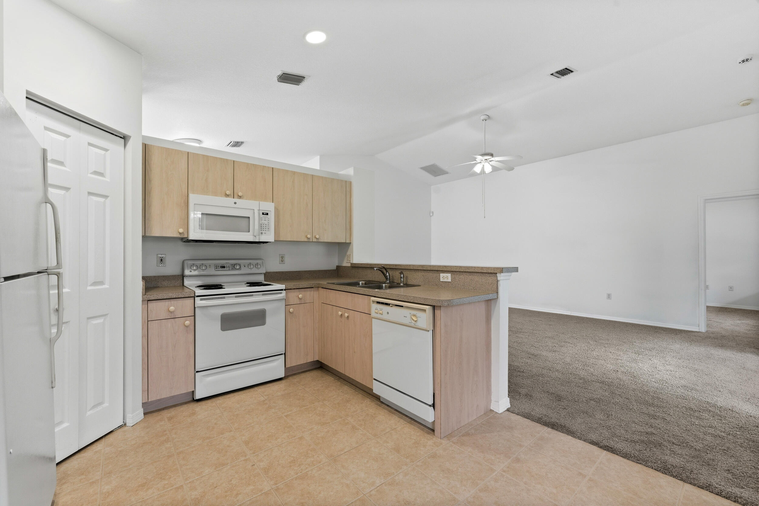 LAKEFOREST AT ST LUCIE WEST PHASE 1 - Residential