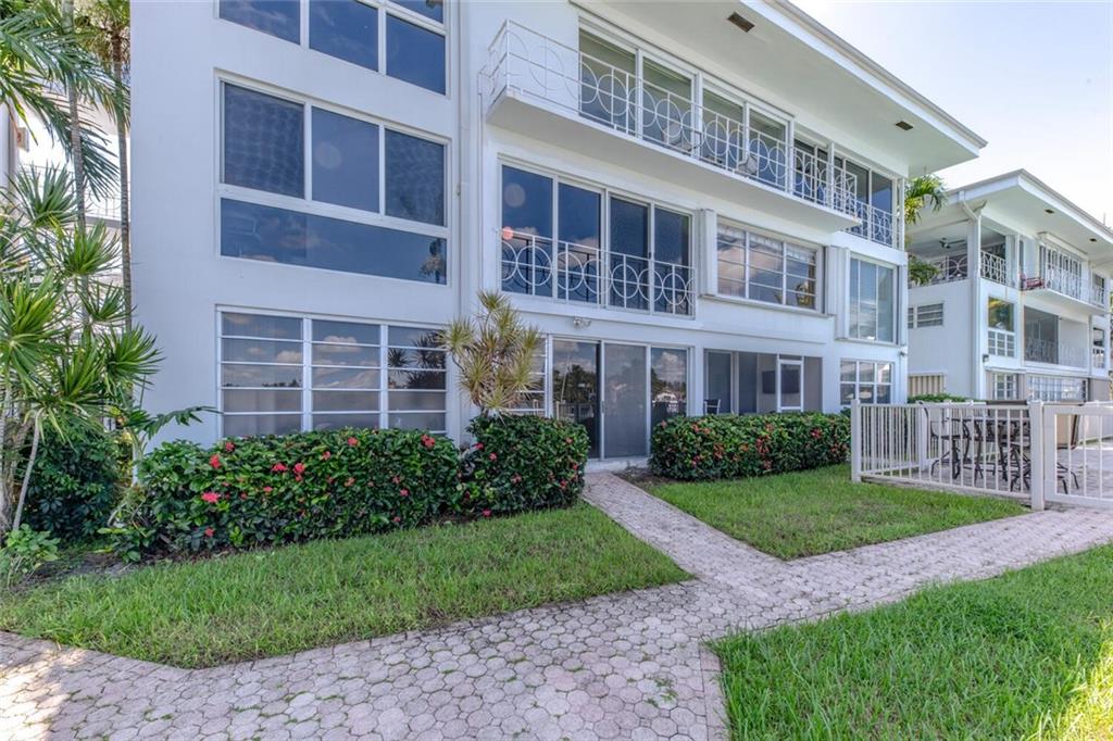 SUNRISE BAY CLUB - Residential
