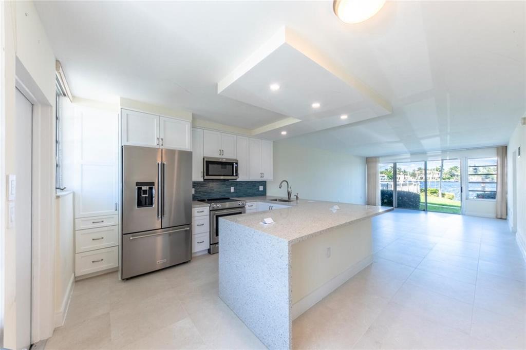SUNRISE BAY CLUB - Residential