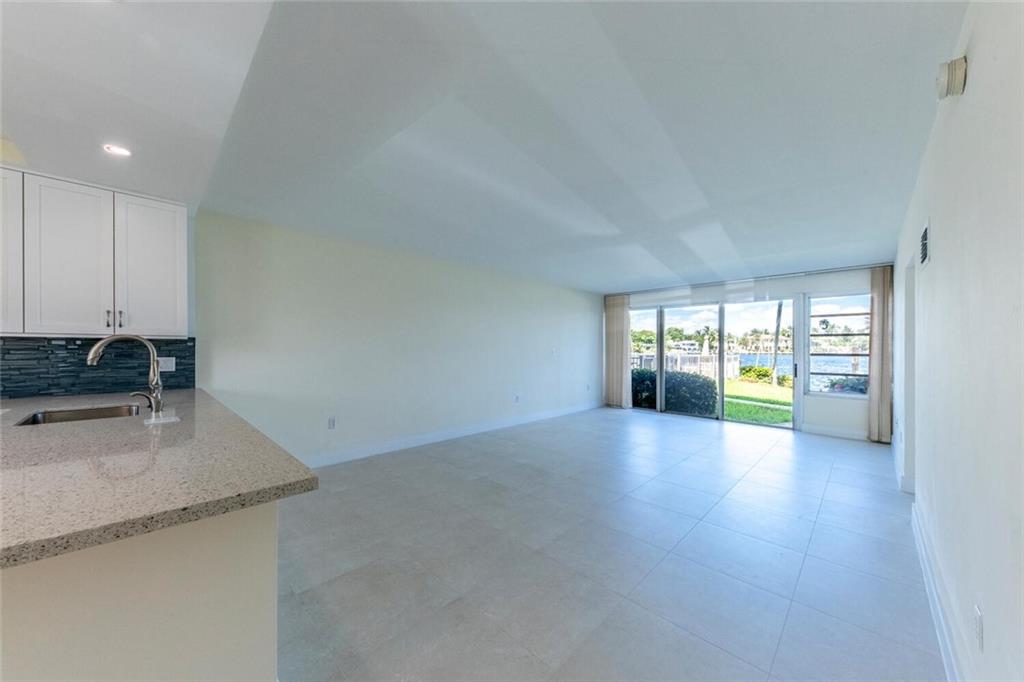 SUNRISE BAY CLUB - Residential