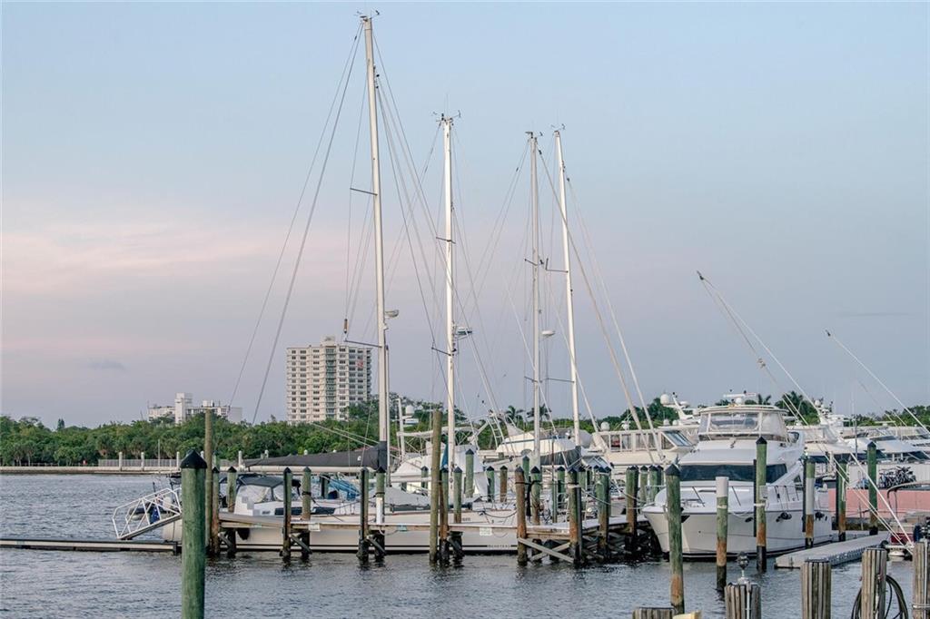 SUNRISE BAY CLUB - Residential