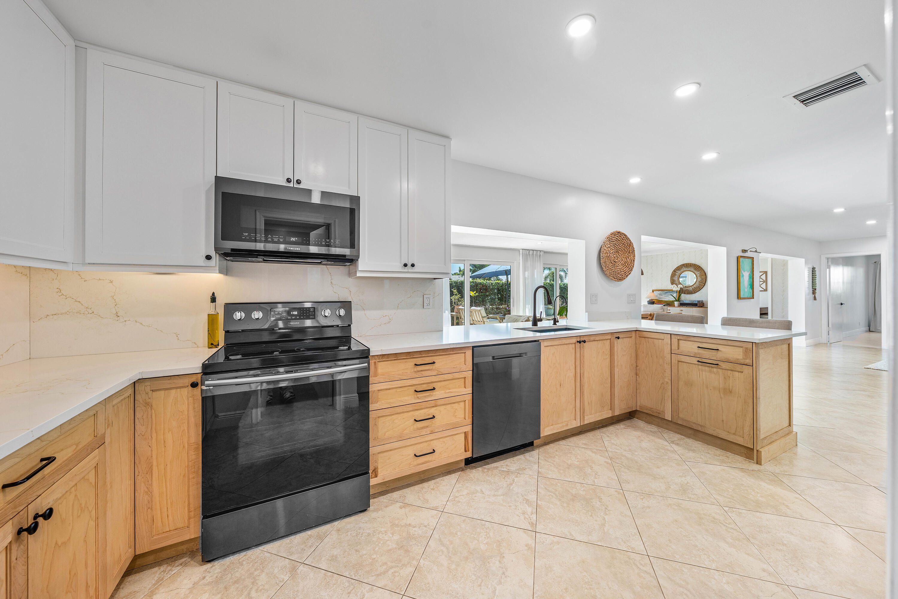 COLONY KEY VILLAS AT ATLANTIS - Residential