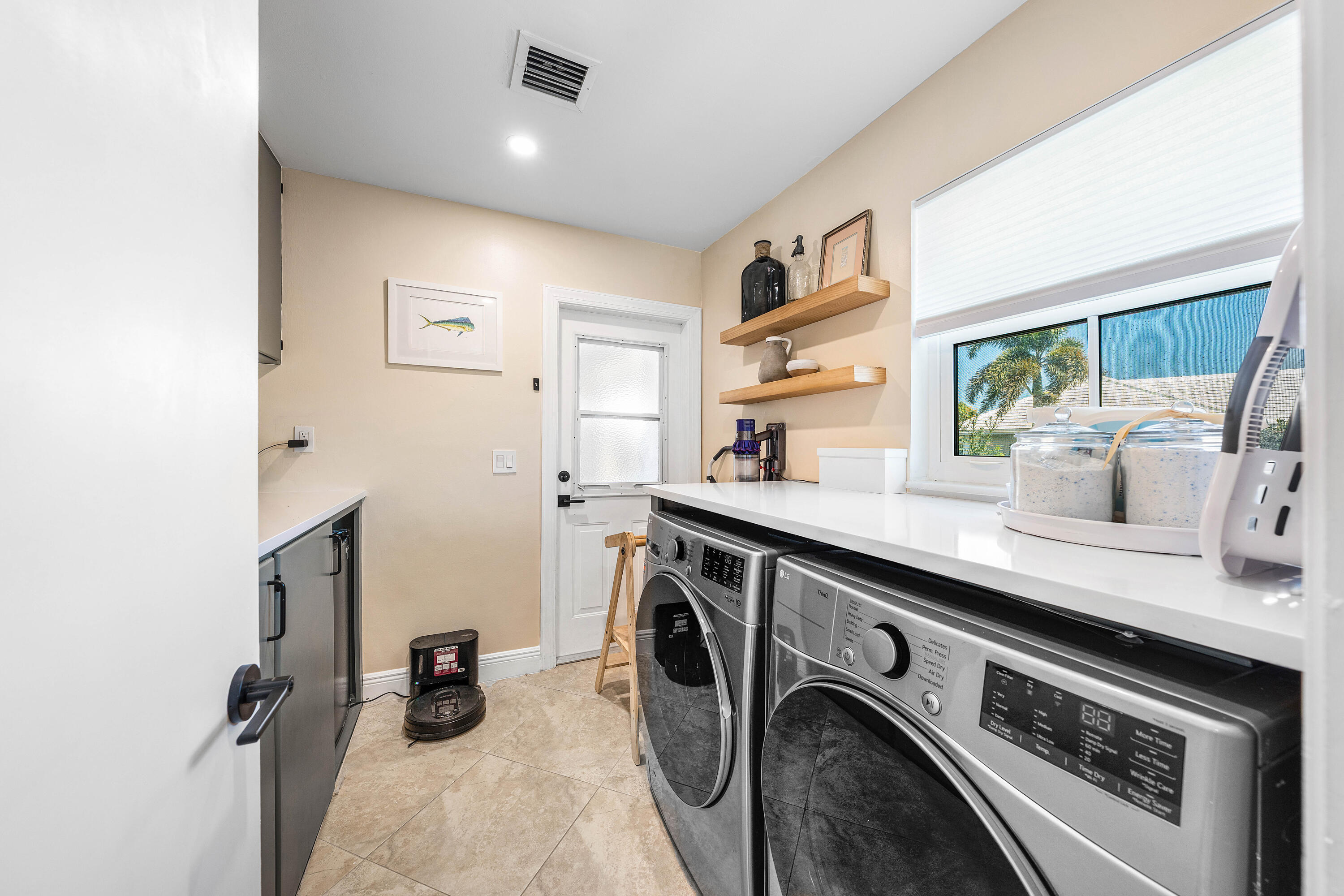 COLONY KEY VILLAS AT ATLANTIS - Residential