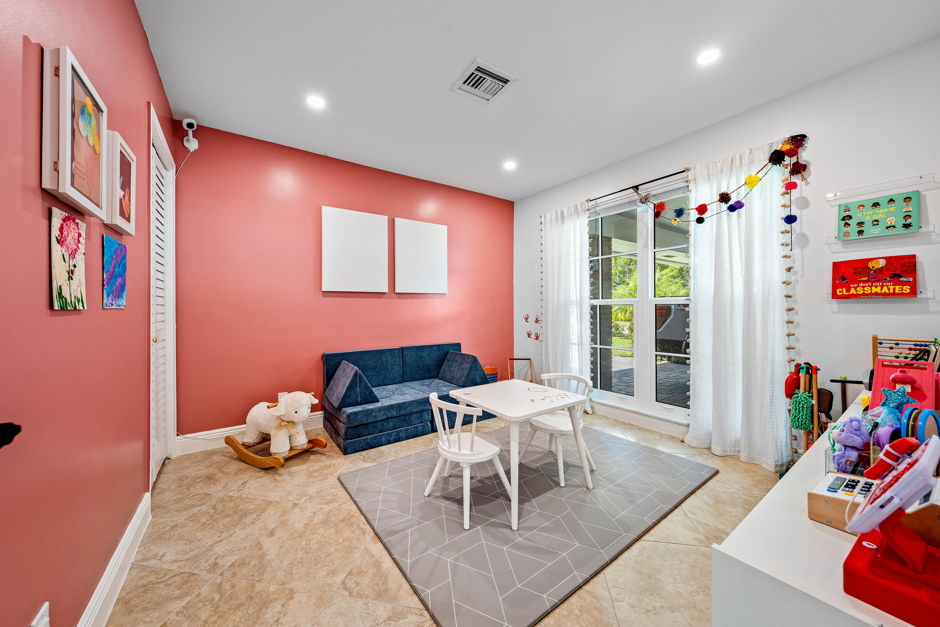 COLONY KEY VILLAS AT ATLANTIS - Residential