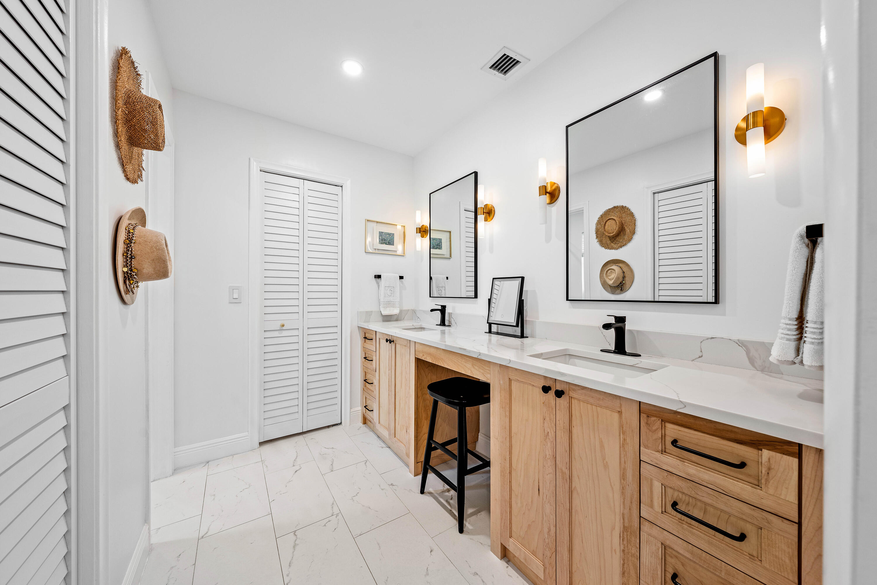 COLONY KEY VILLAS AT ATLANTIS - Residential