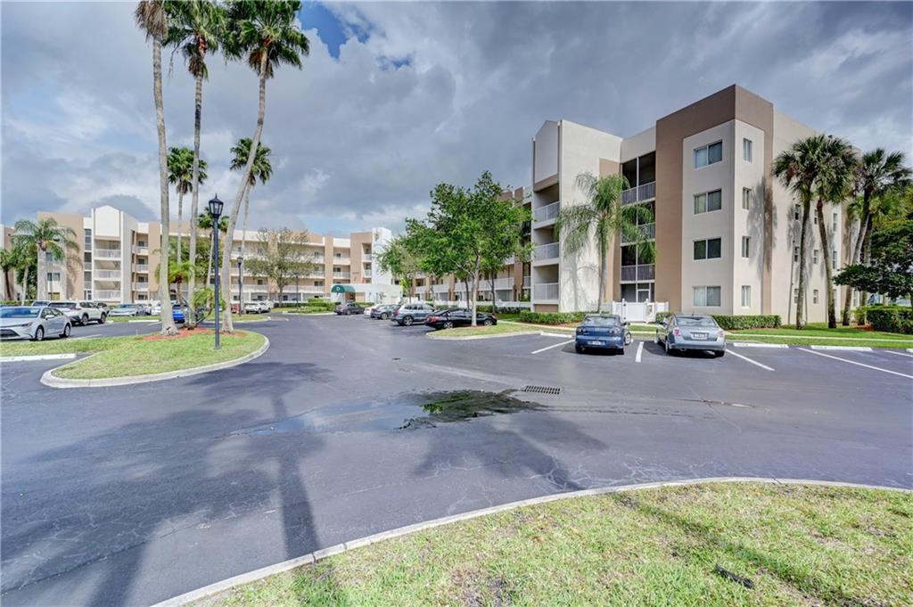 WELDON D CONDO - Residential