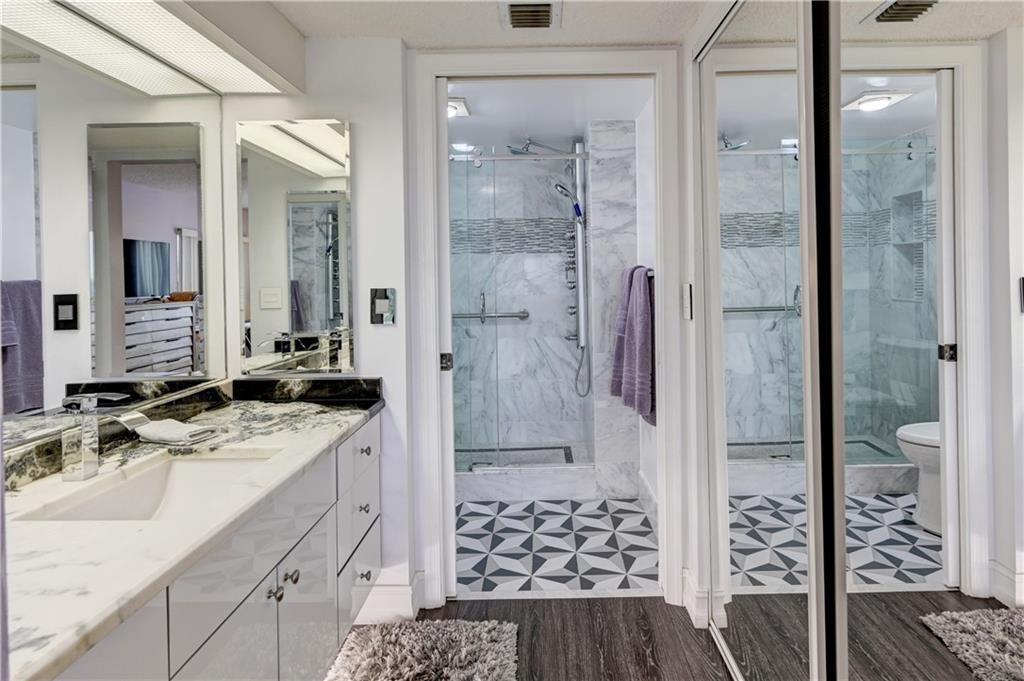 WELDON D CONDO - Residential