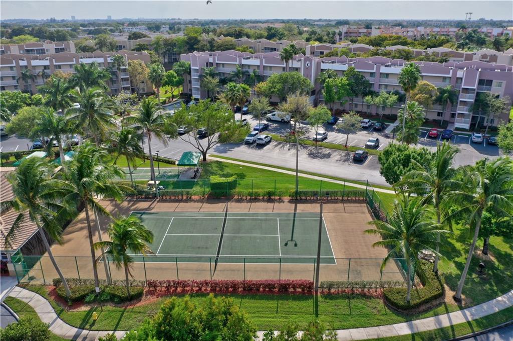 WELDON D CONDO - Residential