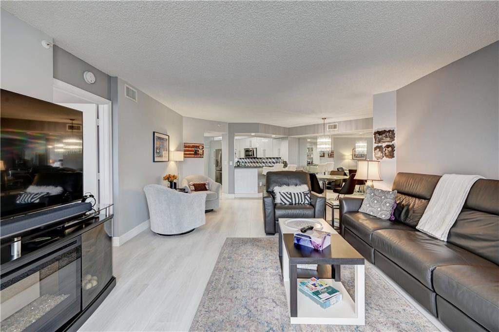 WELDON D CONDO - Residential