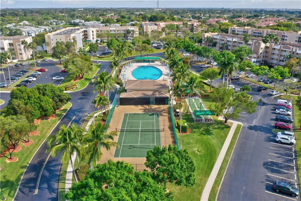 WELDON D CONDO - Residential