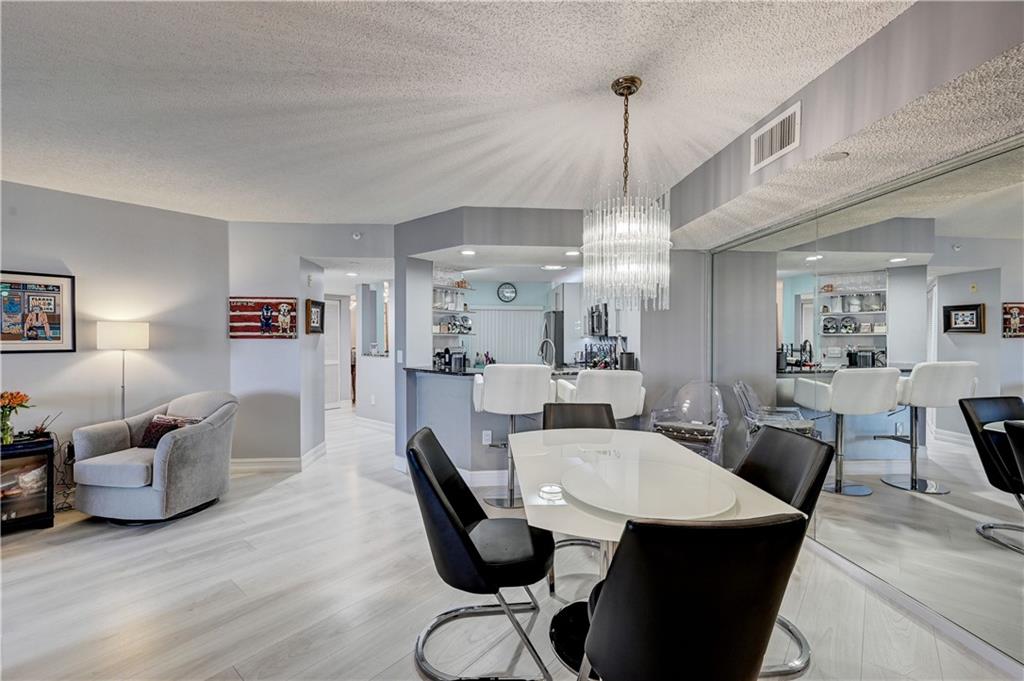 WELDON D CONDO - Residential