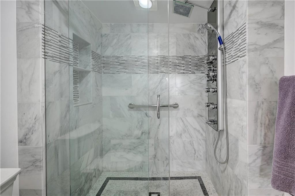 WELDON D CONDO - Residential