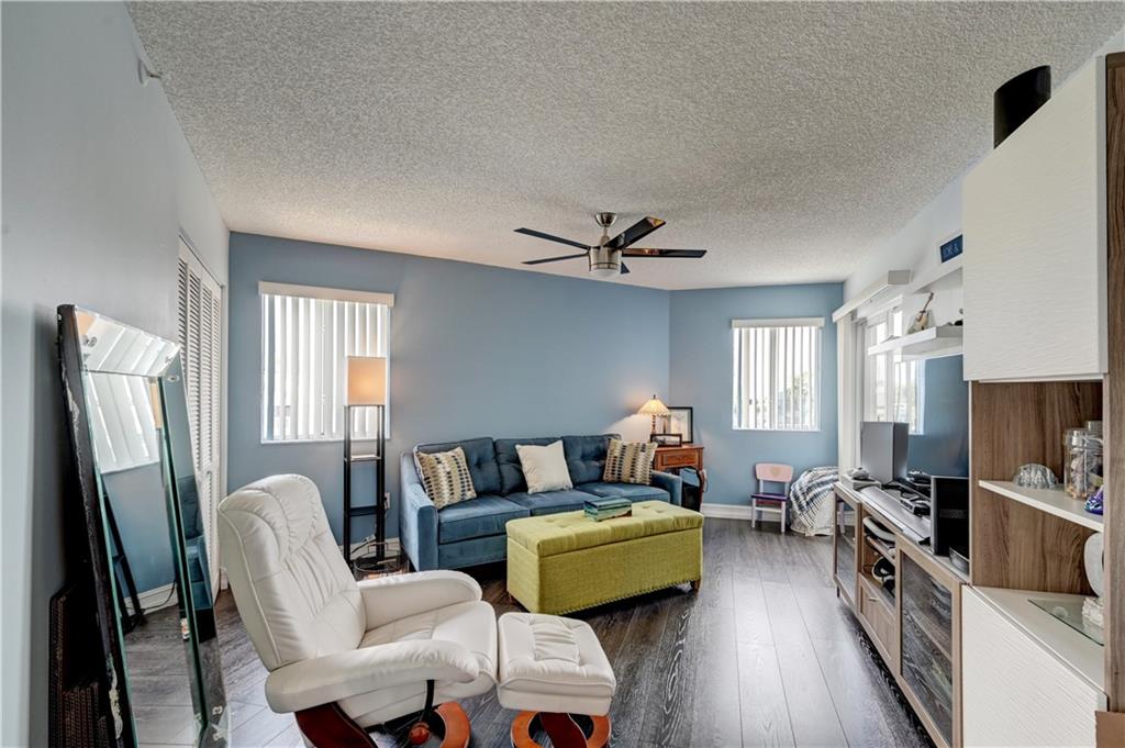 WELDON D CONDO - Residential