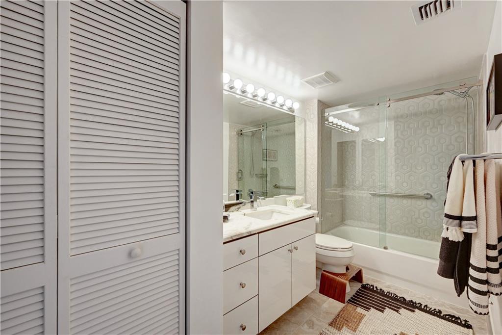 WELDON D CONDO - Residential