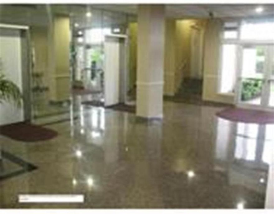 Best area in the heart of Ft Lauderdale beach  area among luxurious condo/hotels * view of the ocean*steps to the beach next to Las Olas -A MUST SEE immaculate