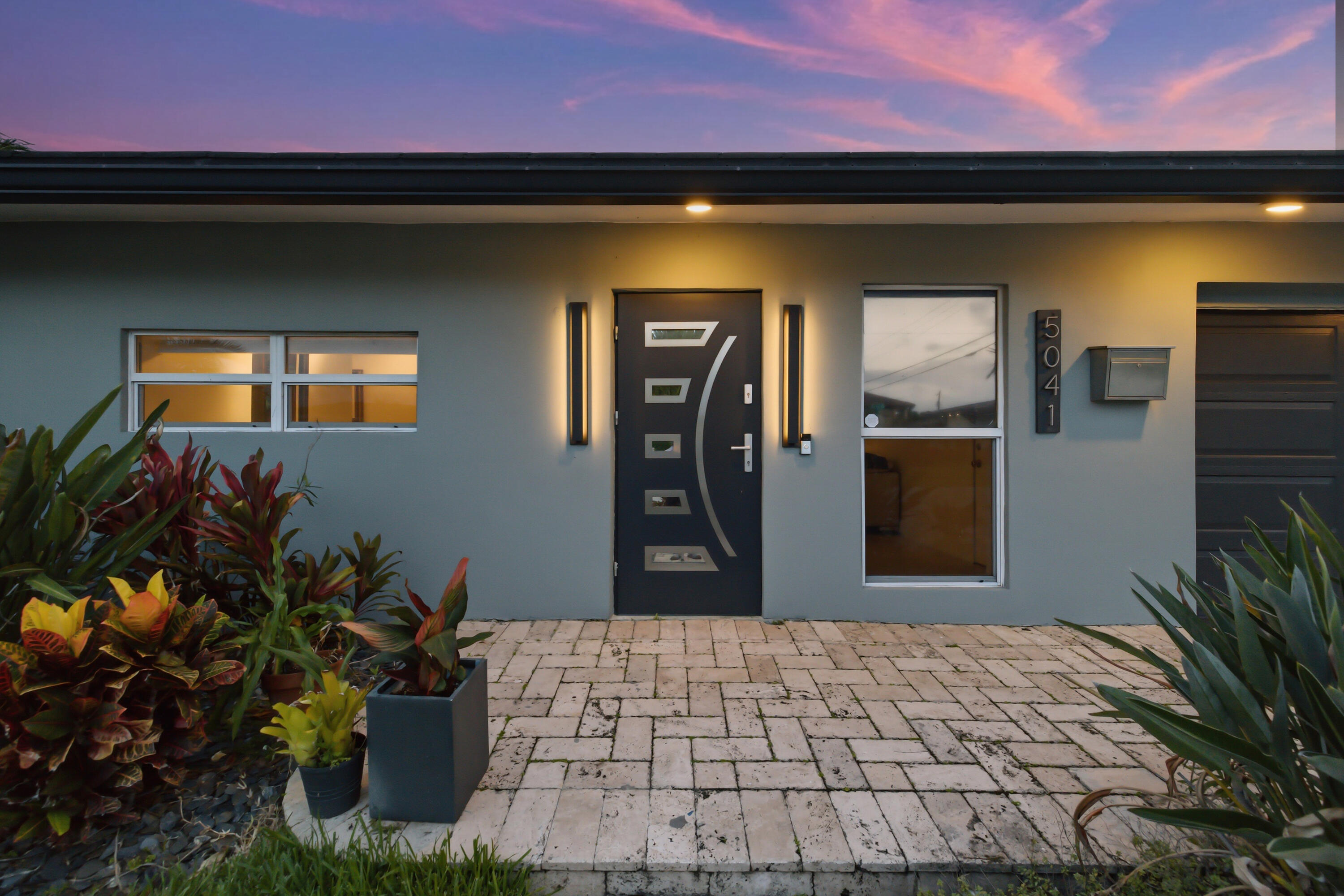 CORAL KEY VILLAS 2ND SEC - Residential