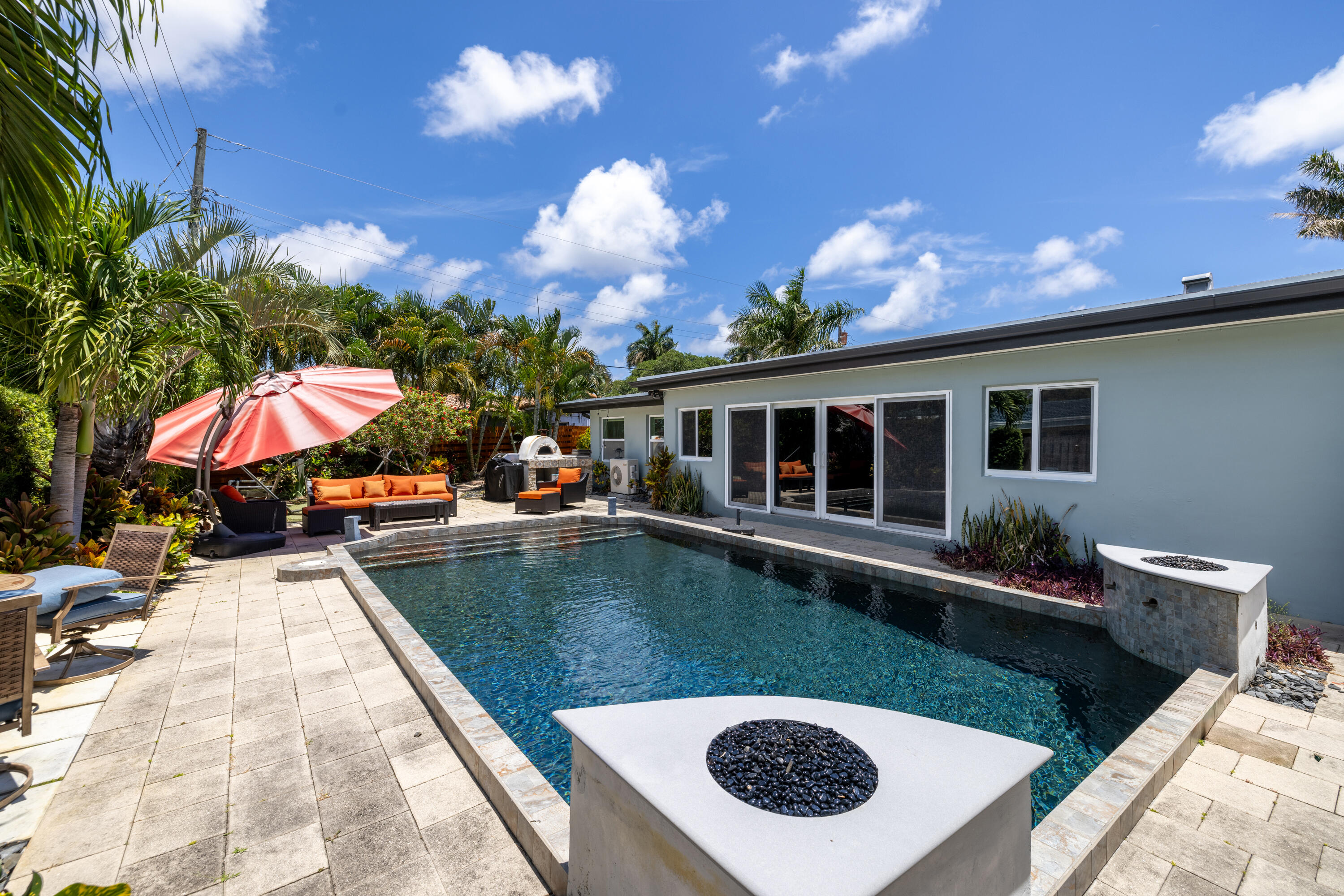 CORAL KEY VILLAS 2ND SEC - Residential