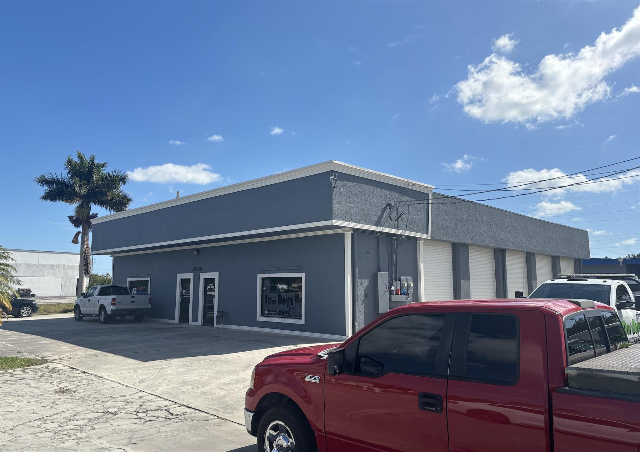 Two Unit warehouse / shop building with 3⁄4 acre secure outdoor storage land! The property is conveniently accessed off of US Highway 1 and offers excellent income poten�al to an investor or the opportunity for an owner to use part of the property & generate income with the other unit. The concrete block building contains a total of 4,500 SF with each side having its own set of (4) 10X12 Bay doors and separate office space. Outdoor storage area is fenced and gated, filled, and lighted for addi�onal security. **Investors: Tenants currently on month to month leases, ready to sign 5 year leases, initial lease discussions would yield approximately $7,500 / month net.