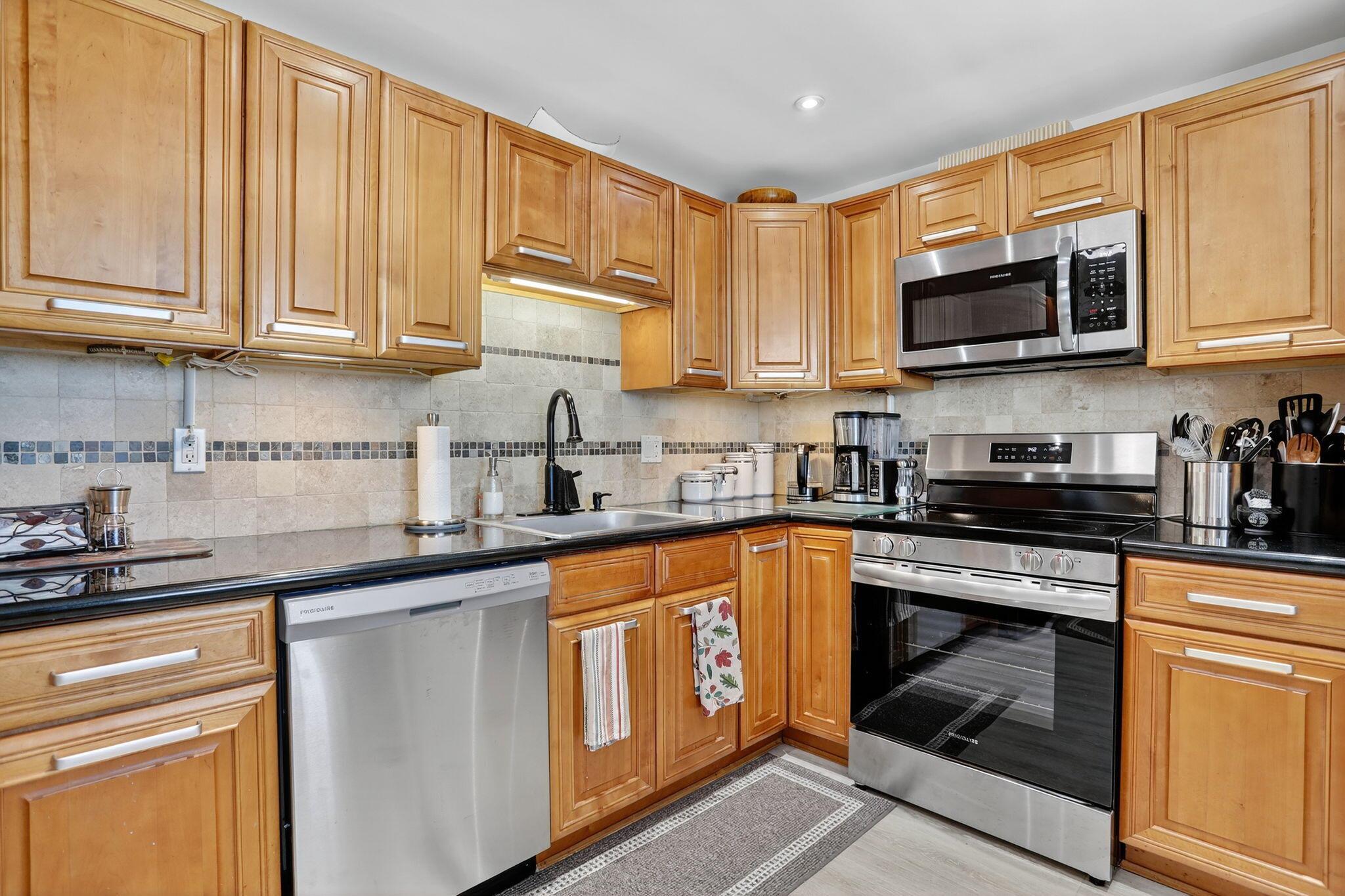 PALM AIRE COUNTRY CLUB - Residential