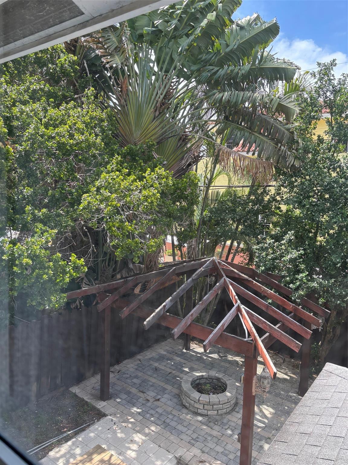 CRESSID COMMONS CONDO - Residential Lease