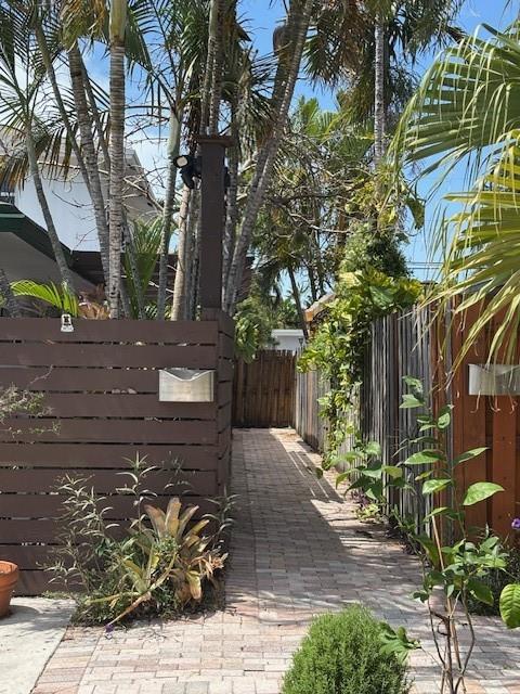 CRESSID COMMONS CONDO - Residential Lease