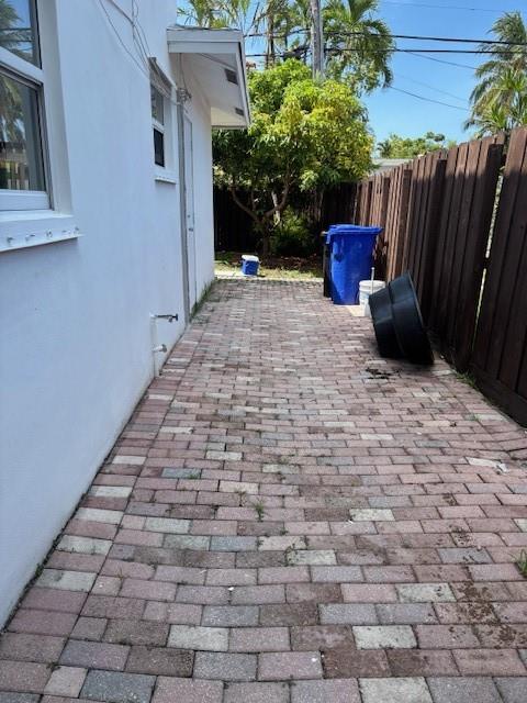 CRESSID COMMONS CONDO - Residential Lease