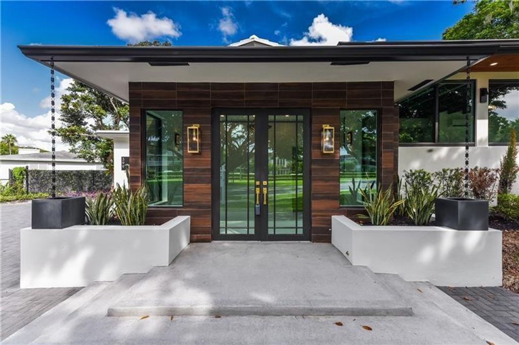 Photo of 399 NE 20th Street, Boca Raton, FL 33431 (MLS # F10467854)