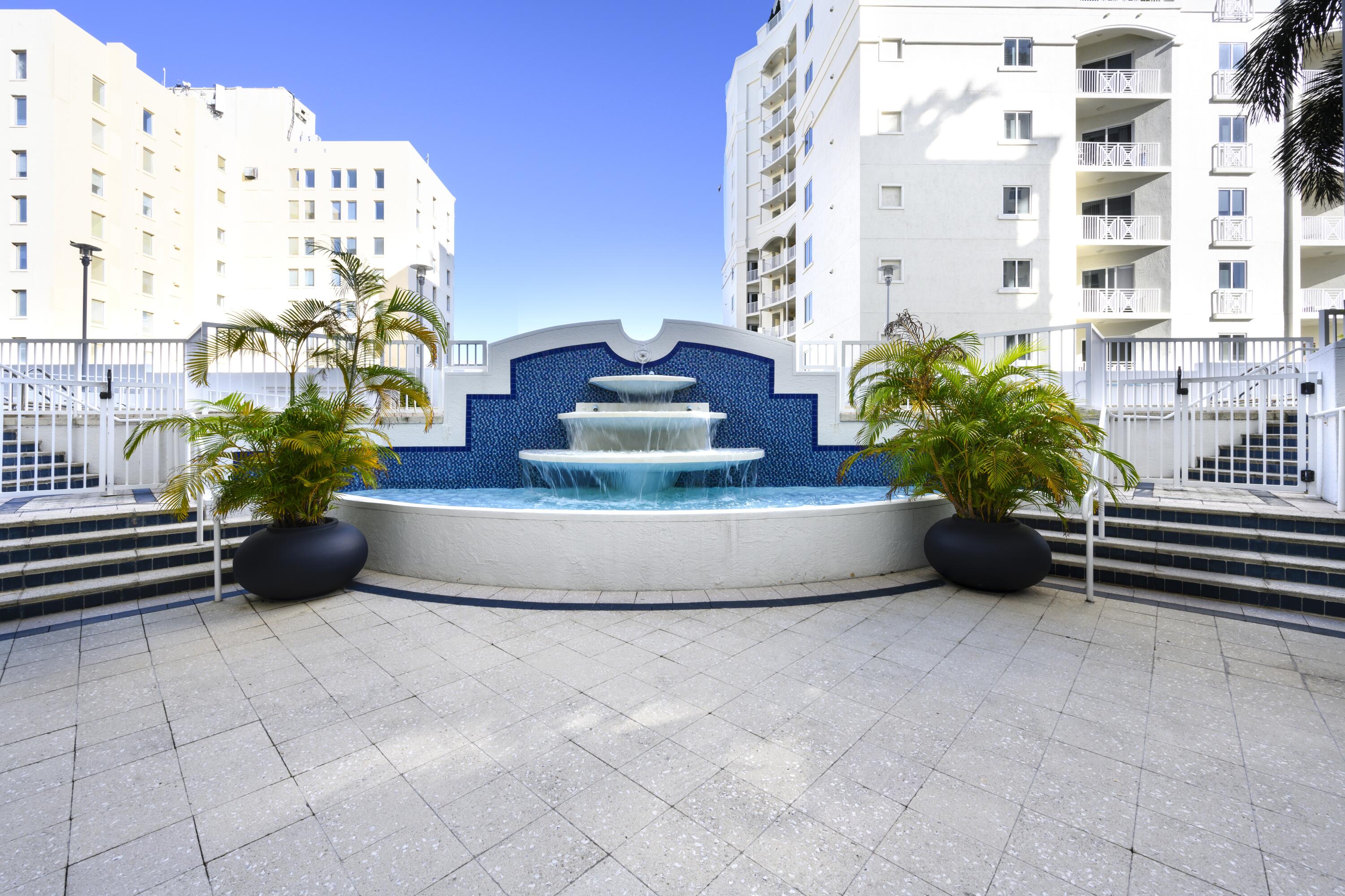 255 Evernia Street 1004