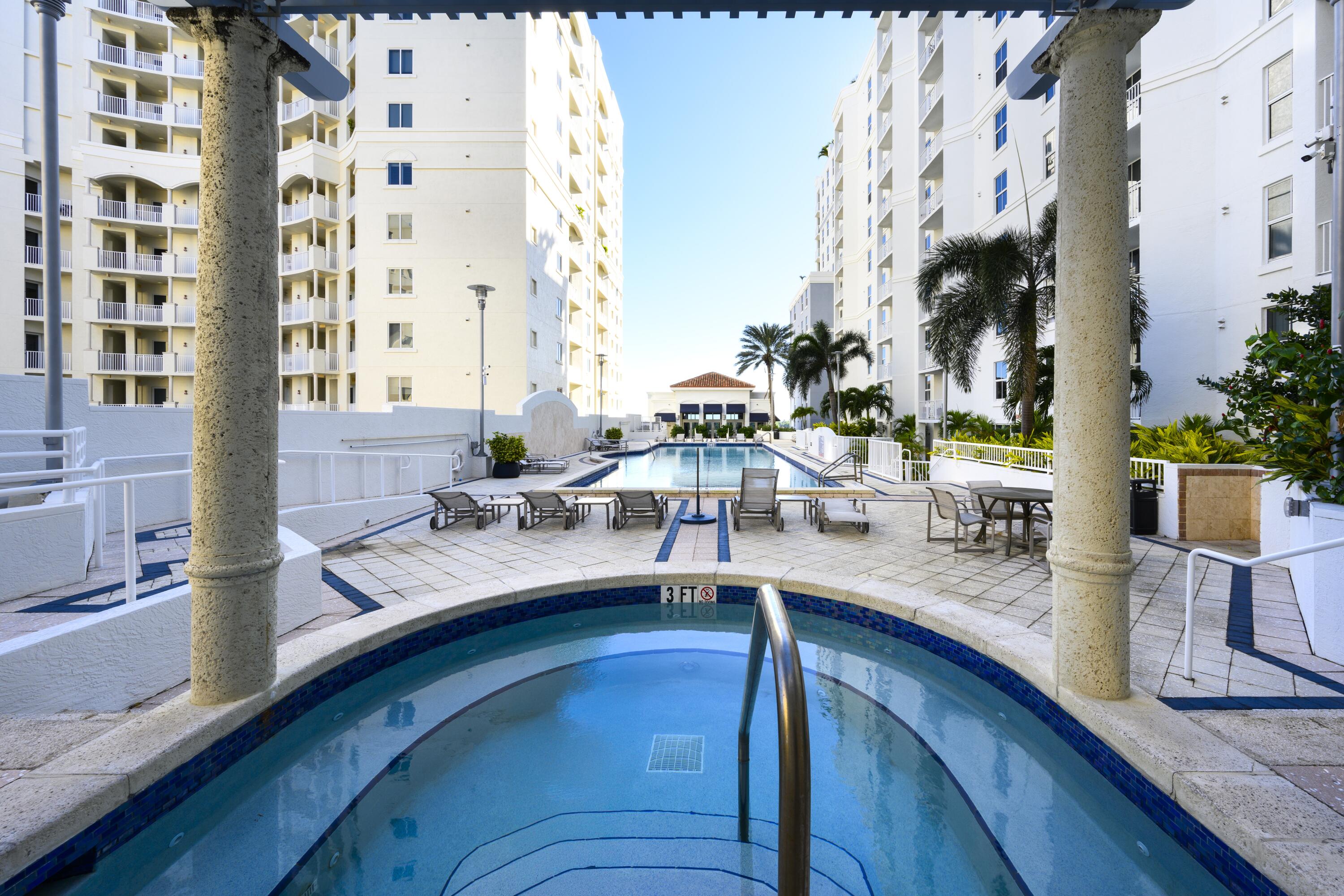 255 Evernia Street 1004