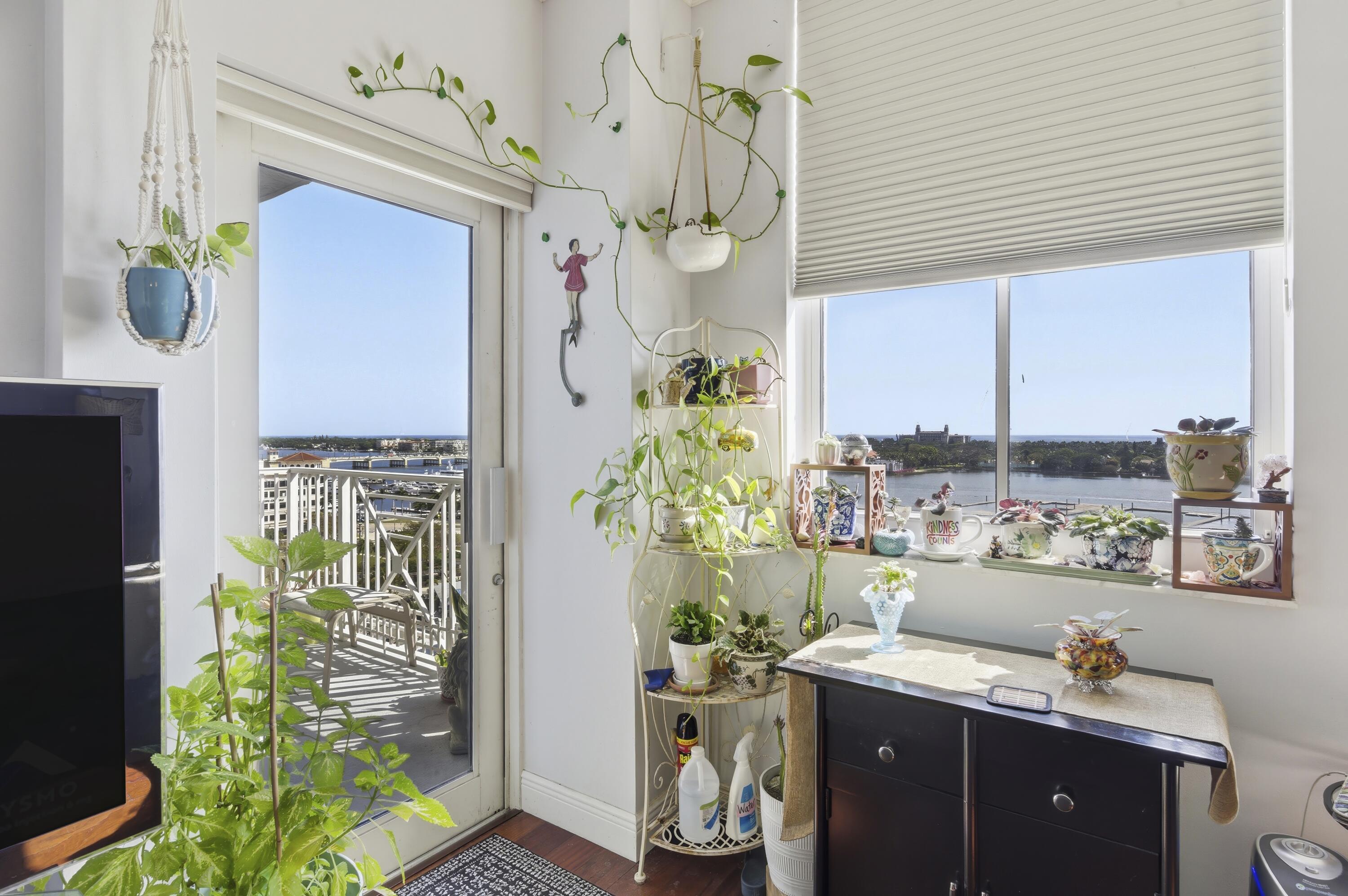 STRAND CONDO - Residential