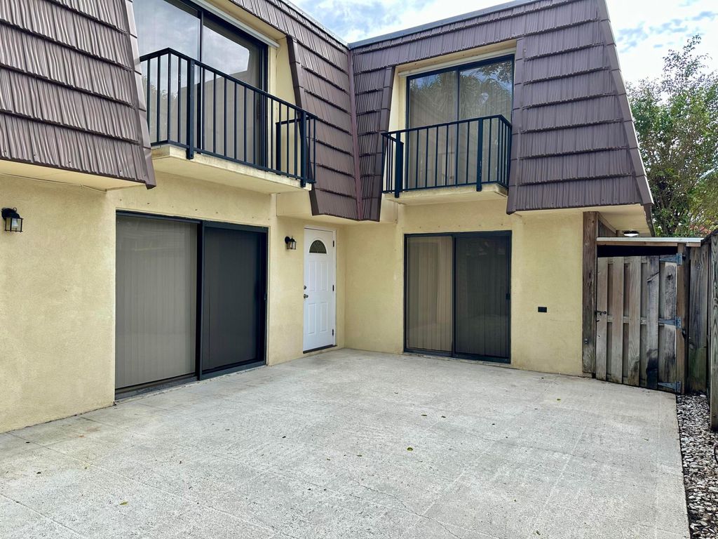 Photo of 117 1st Court, Palm Beach Gardens, FL 33410 (MLS # R10939130)