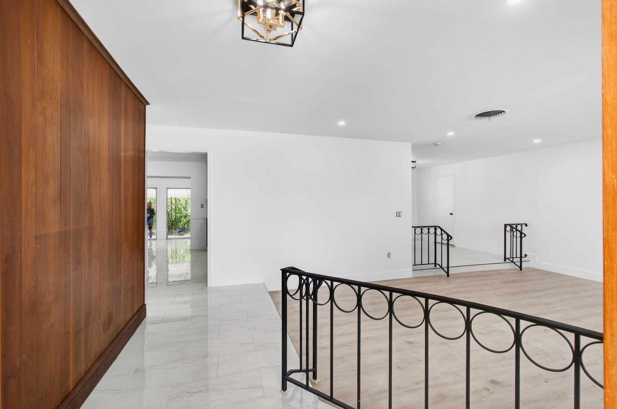 LAKE OSBORNE TERRACE - Residential