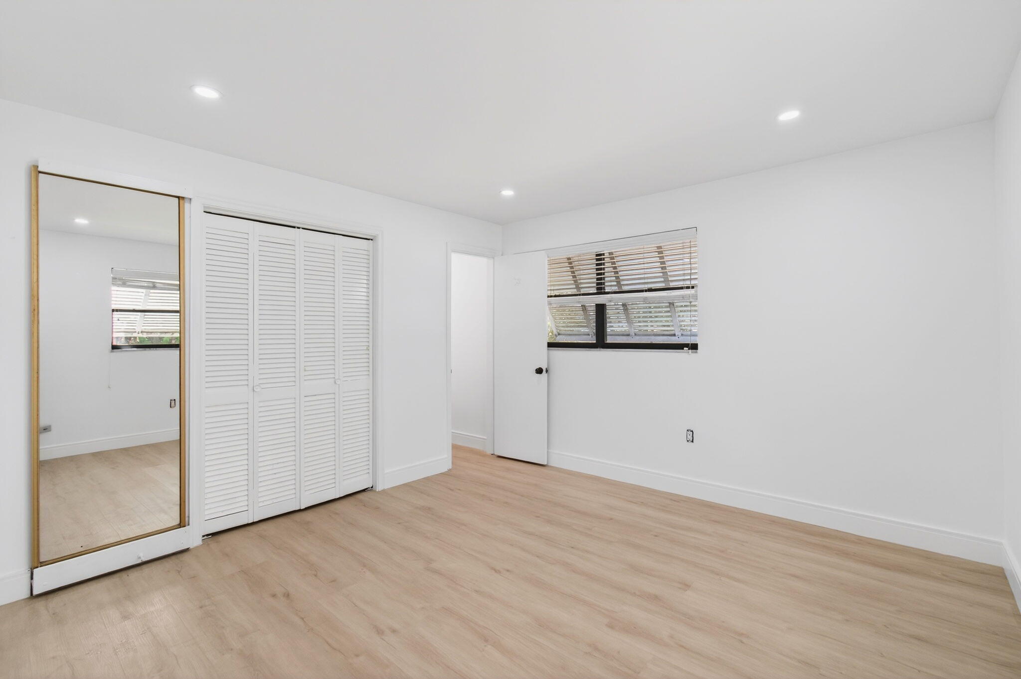 LAKE OSBORNE TERRACE - Residential