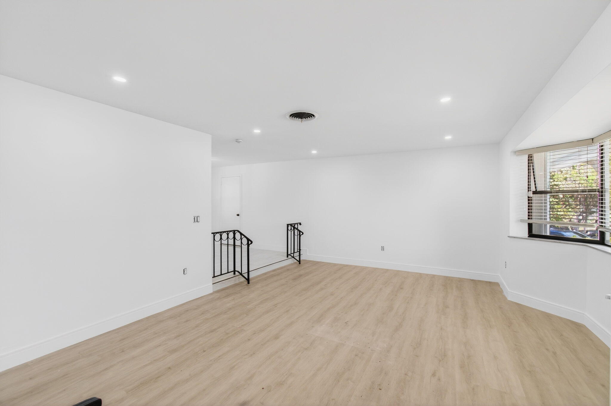 LAKE OSBORNE TERRACE - Residential