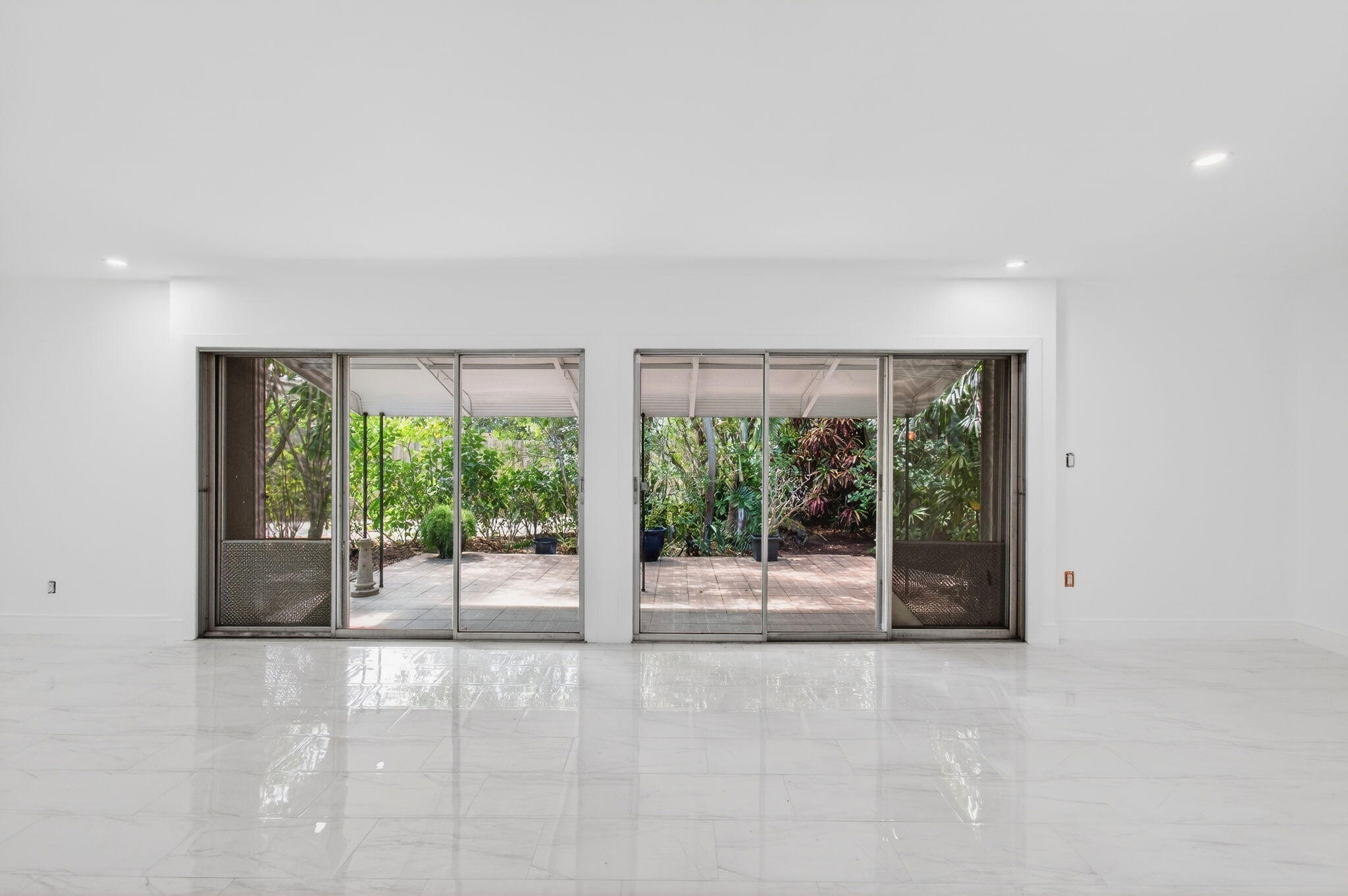 LAKE OSBORNE TERRACE - Residential