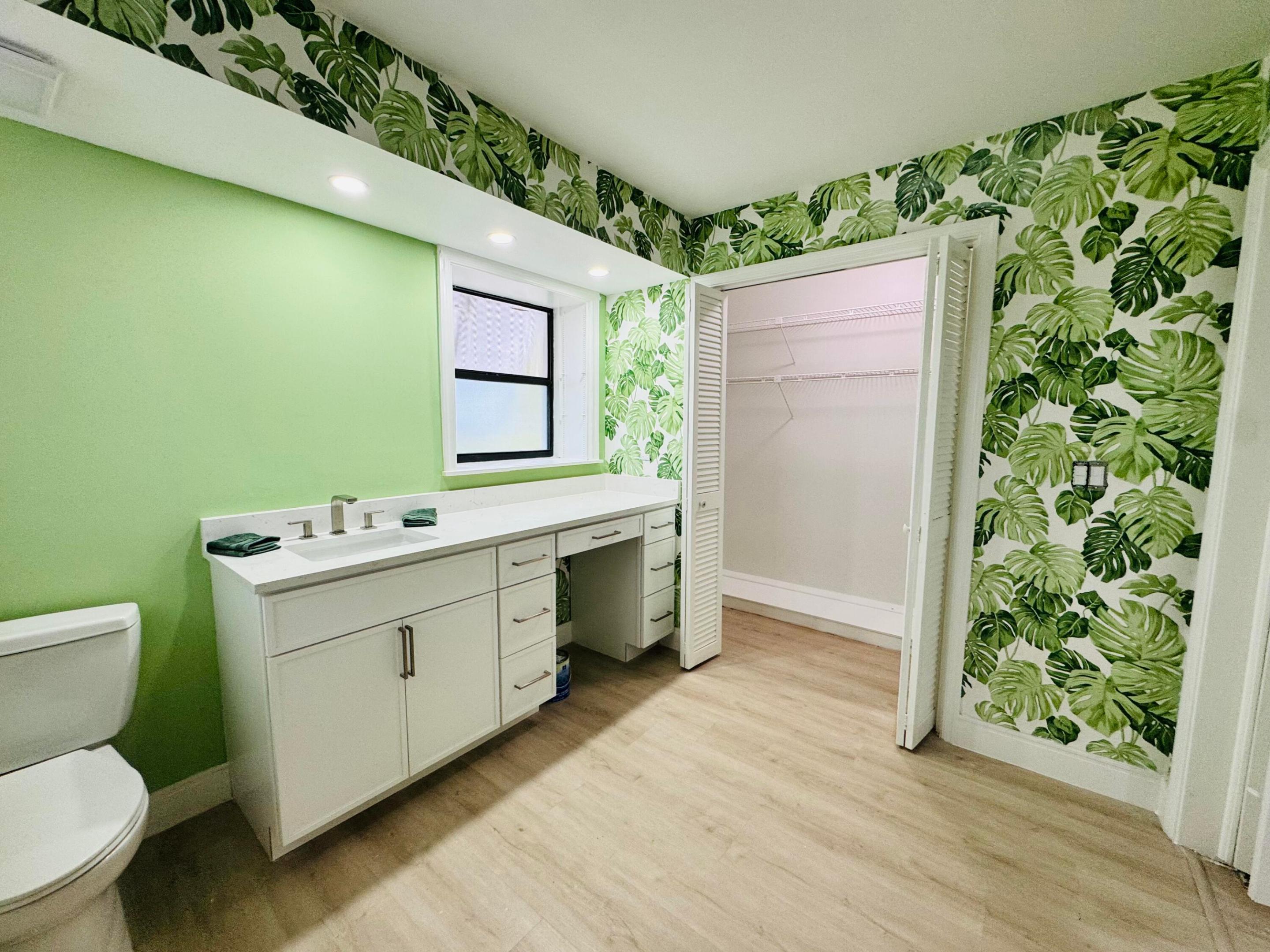 LAKE OSBORNE TERRACE - Residential