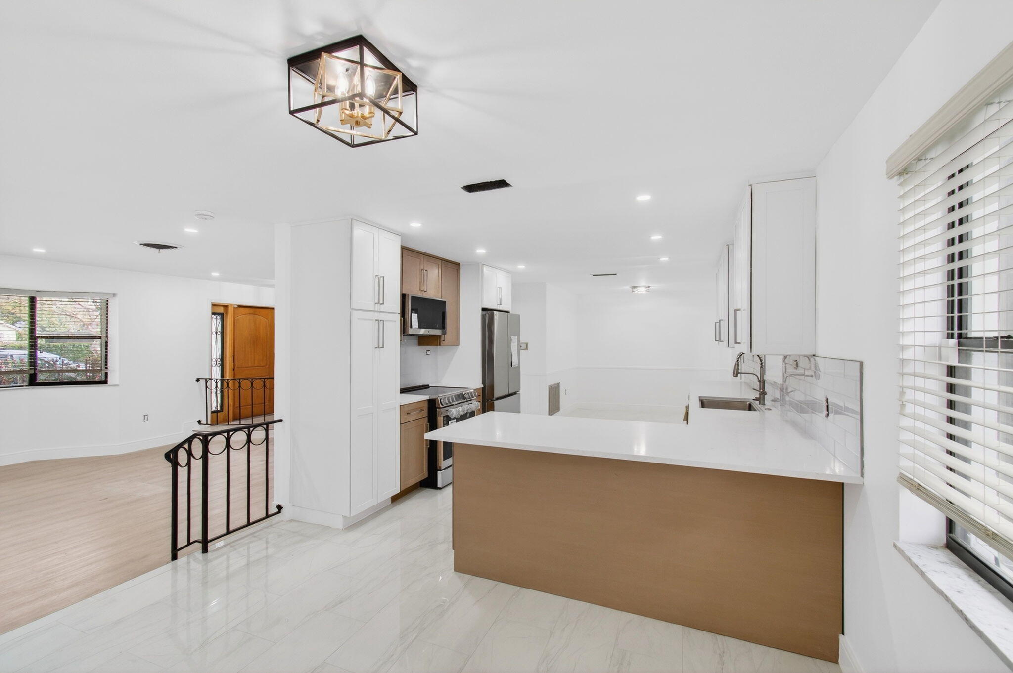 LAKE OSBORNE TERRACE - Residential