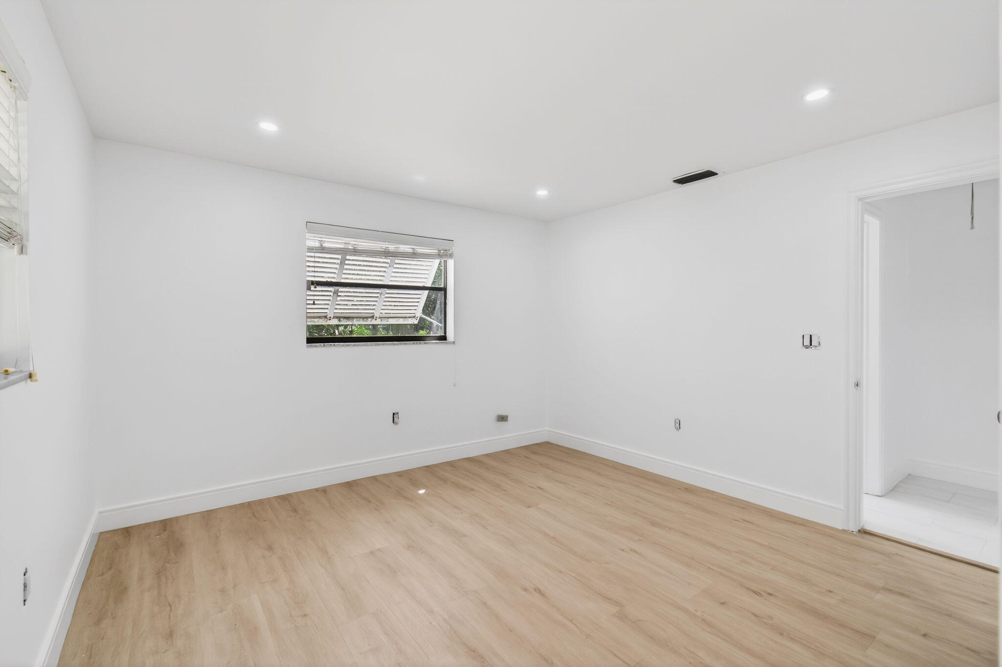 LAKE OSBORNE TERRACE - Residential