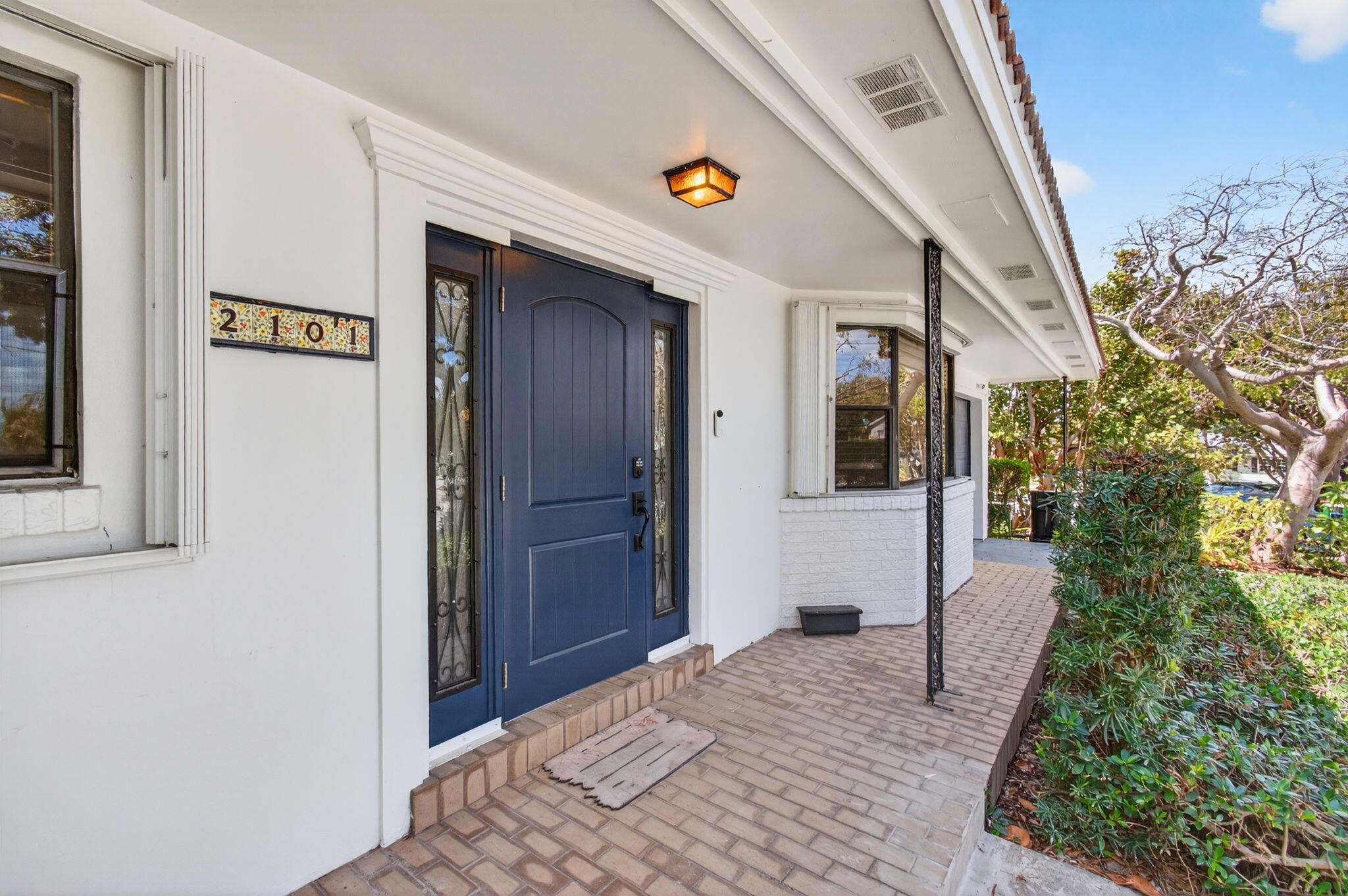 LAKE OSBORNE TERRACE - Residential