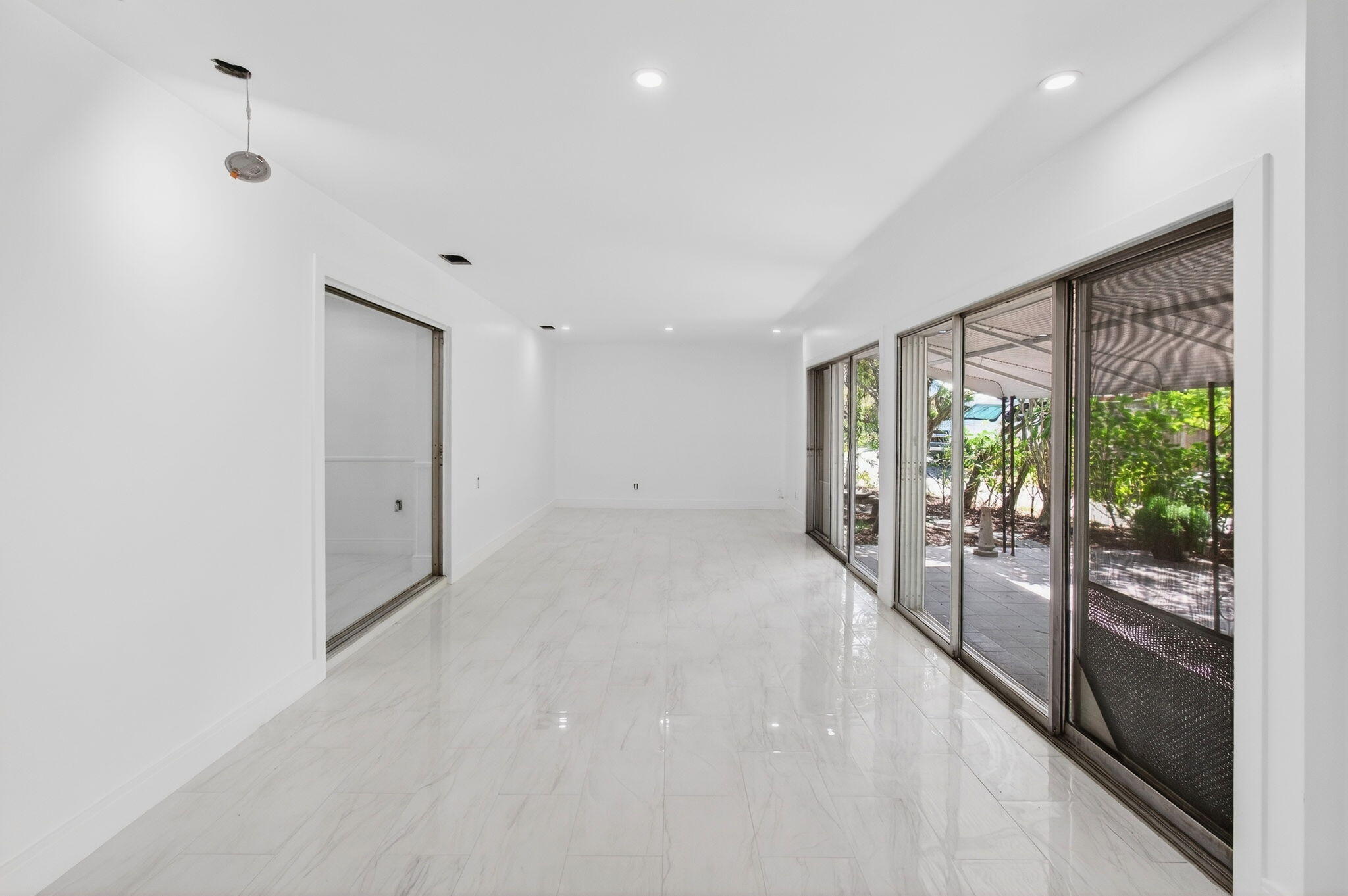 LAKE OSBORNE TERRACE - Residential