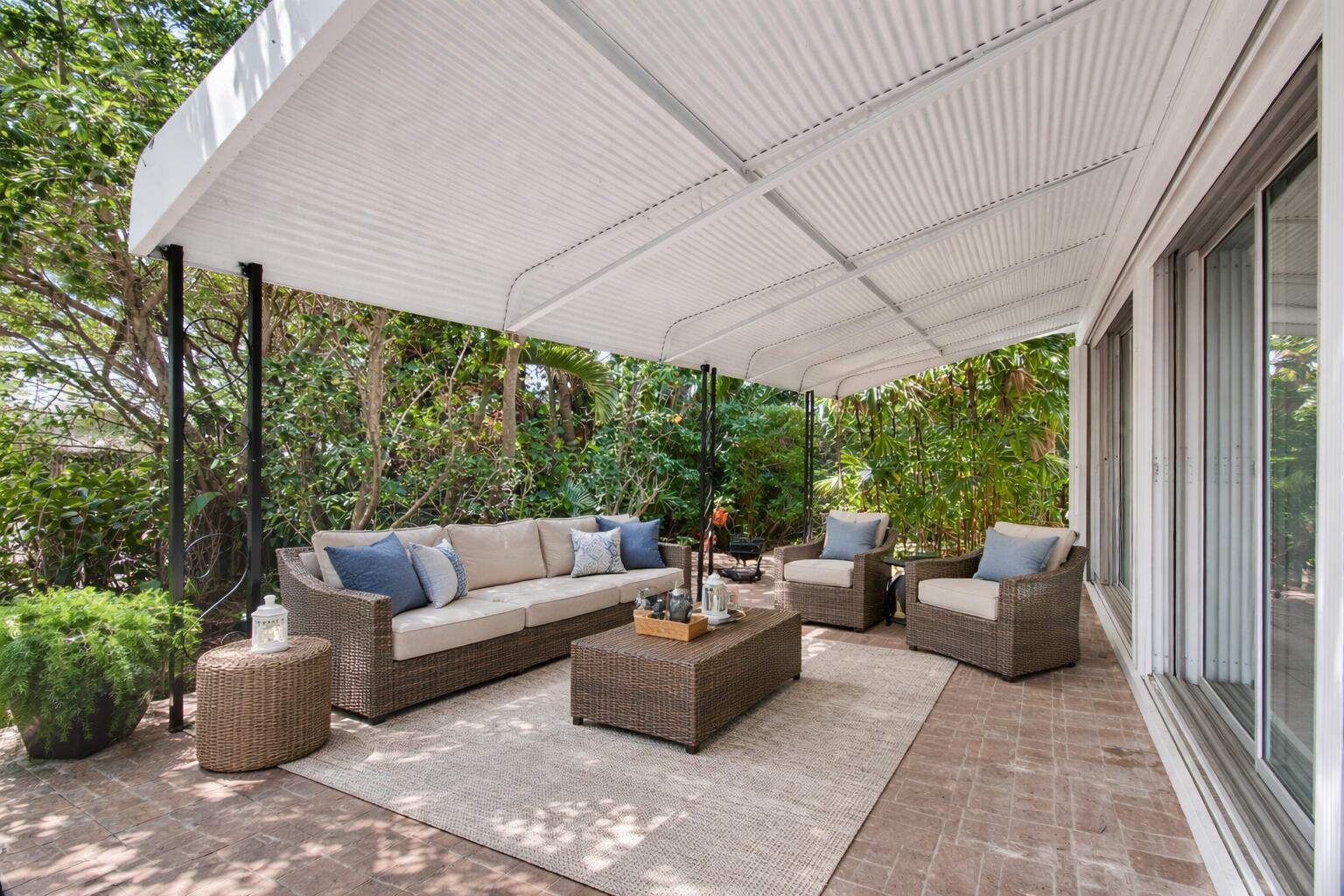 LAKE OSBORNE TERRACE - Residential