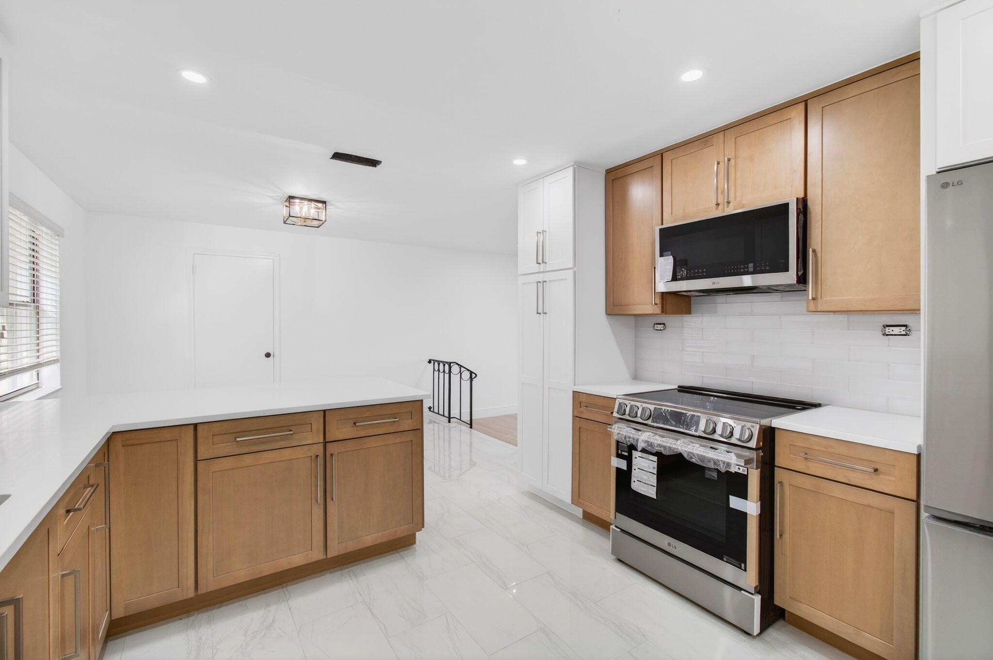 LAKE OSBORNE TERRACE - Residential