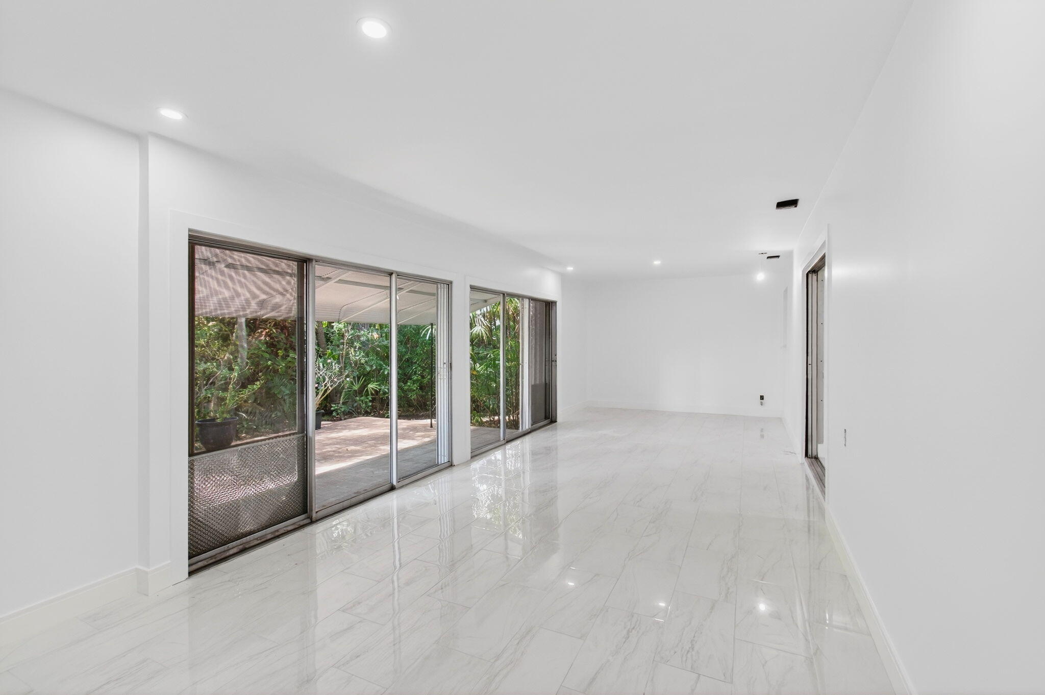 LAKE OSBORNE TERRACE - Residential