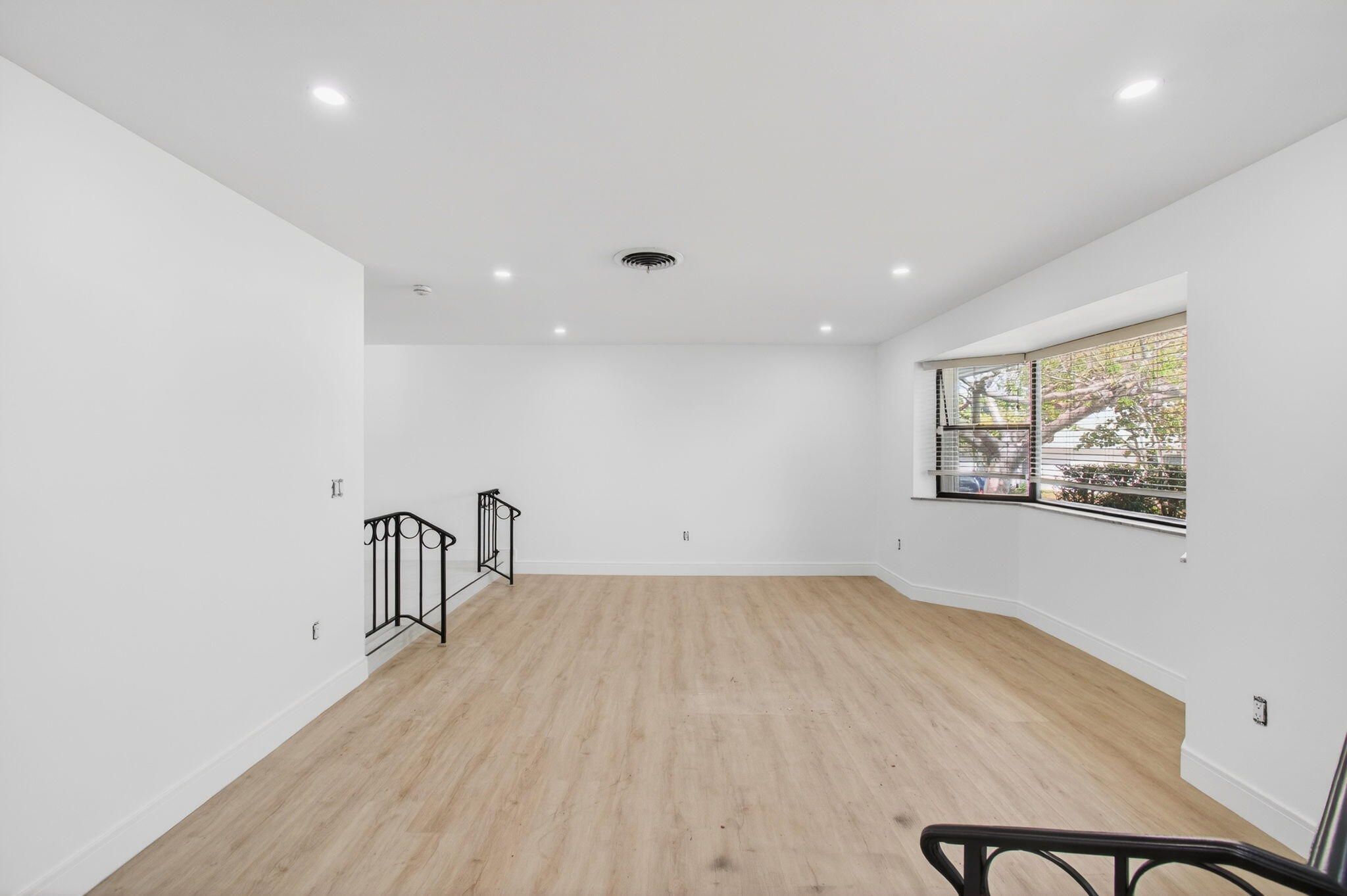 LAKE OSBORNE TERRACE - Residential