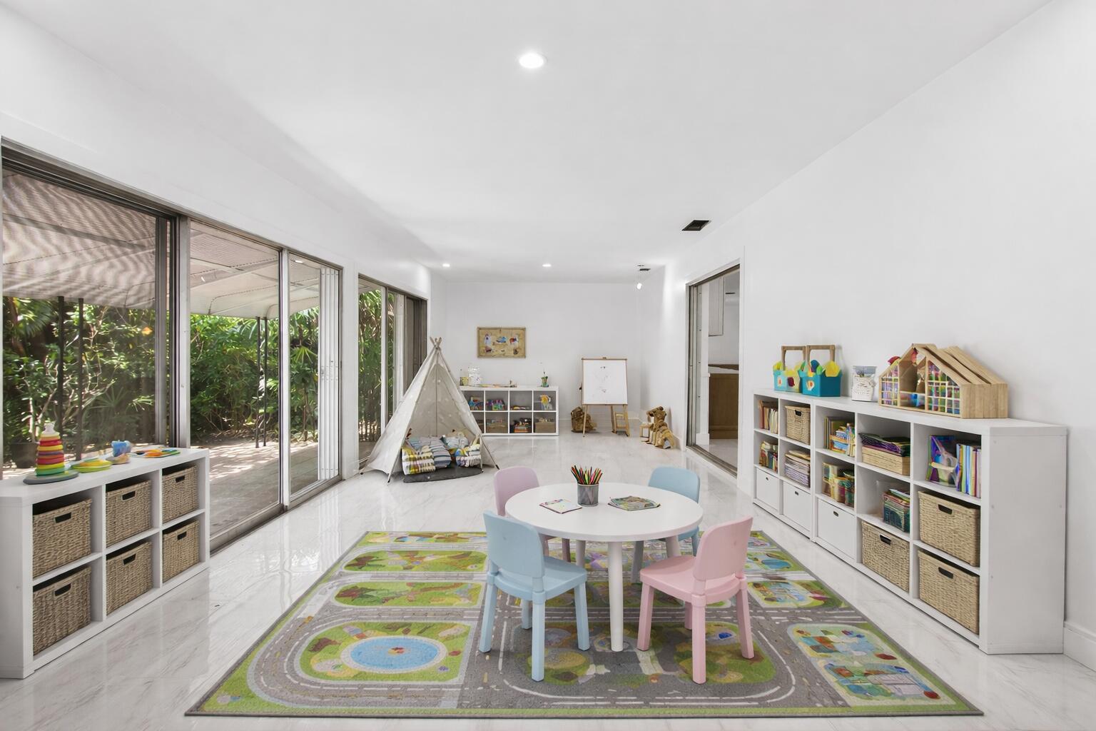 LAKE OSBORNE TERRACE - Residential