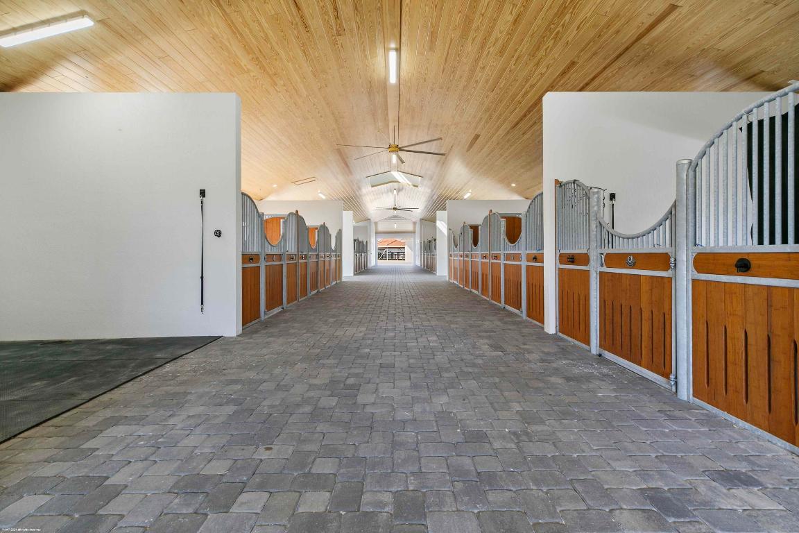 PALM BEACH POINT - Residential