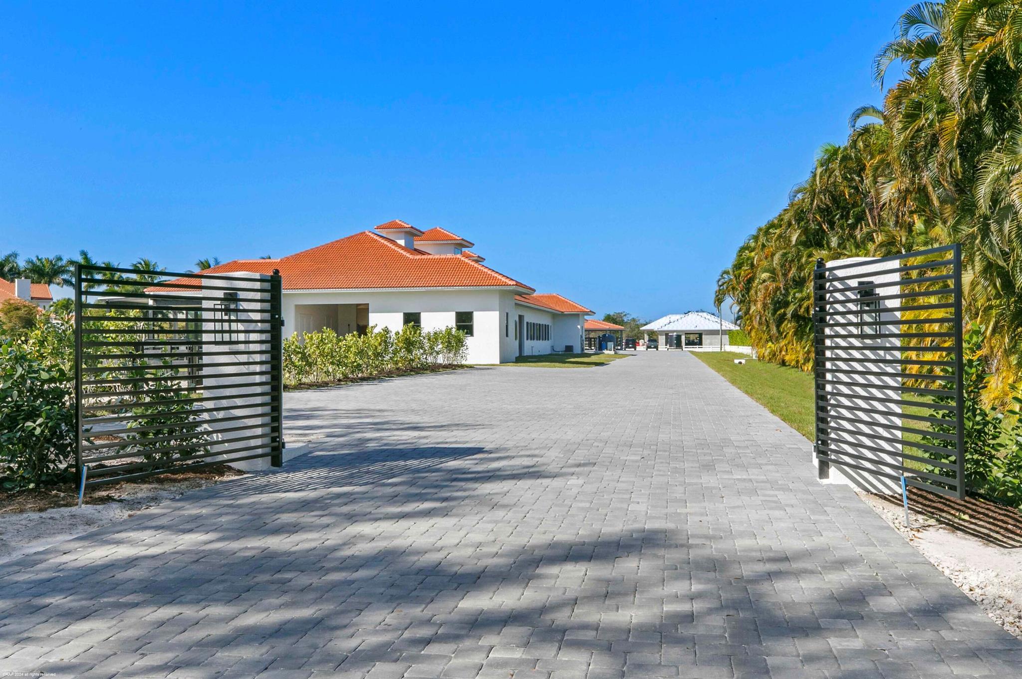 PALM BEACH POINT - Residential