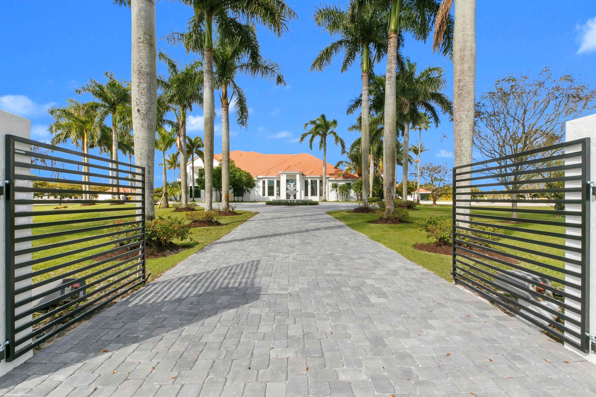 PALM BEACH POINT - Residential